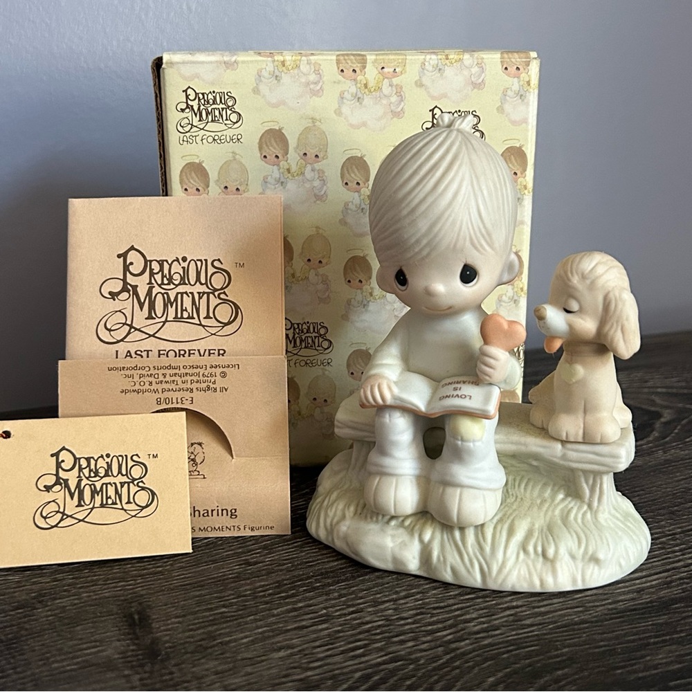 PRECIOUS MOMENTS - LOVING IS SHARING #17